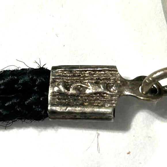 Vintage Silver Plated Powder Box With Wrist Strap - Picture 7 of 12